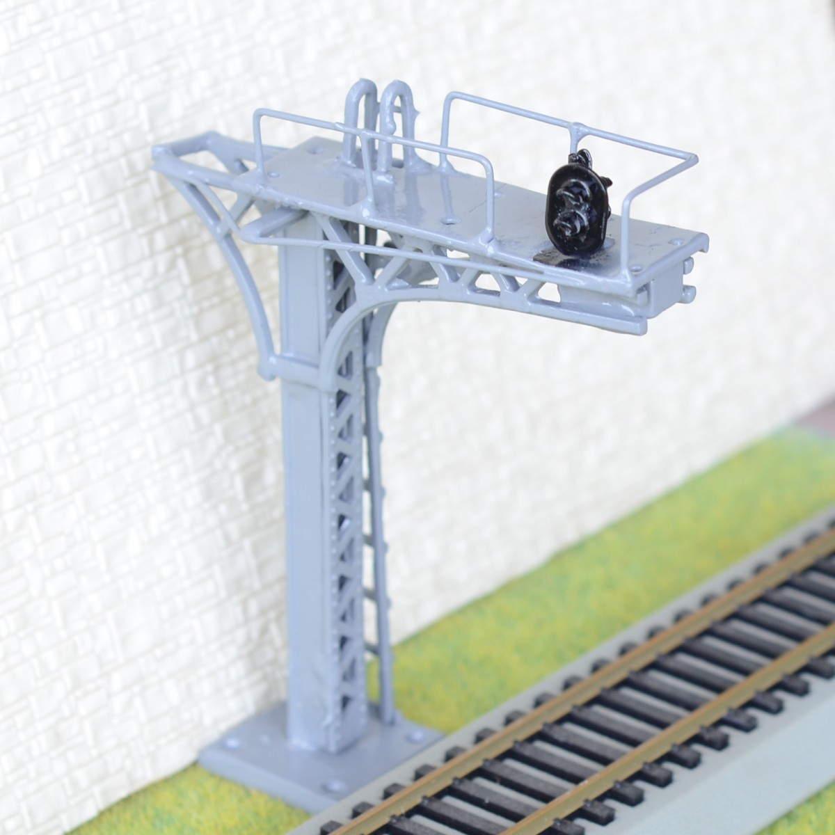 1 x HO / OO gray Cantilever Signal Bridge LEDs 2 aspects single Track left side 